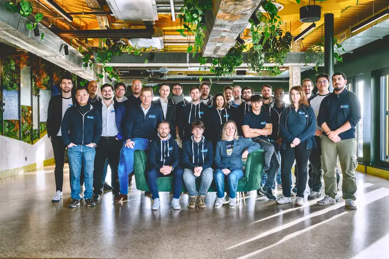 Volledig team Mister Genius op Genius Day in januari 2025