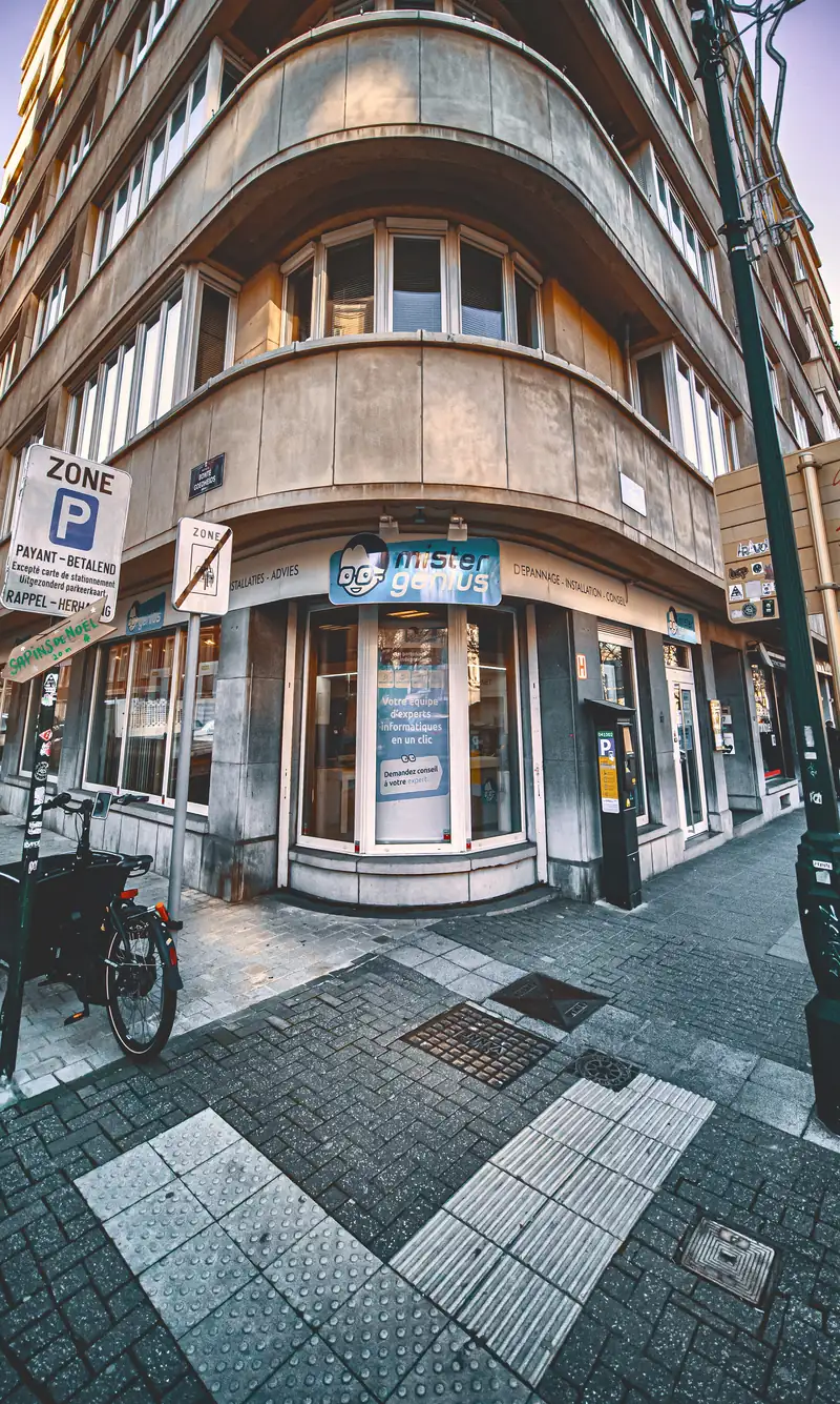 Parkeerplaats bij winkel Mister Genius te Elsene, avenue Louise