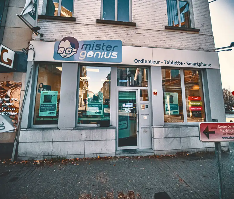 Mister Genius display in Woluwe-Saint-Lambert and shopping centre sign